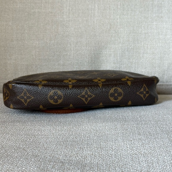 🌹Beautiful Louis Vuitton Pochette Accessories🌹 - Picture 6 of 17